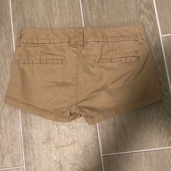 Khaki shorts - Picture 2 of 3